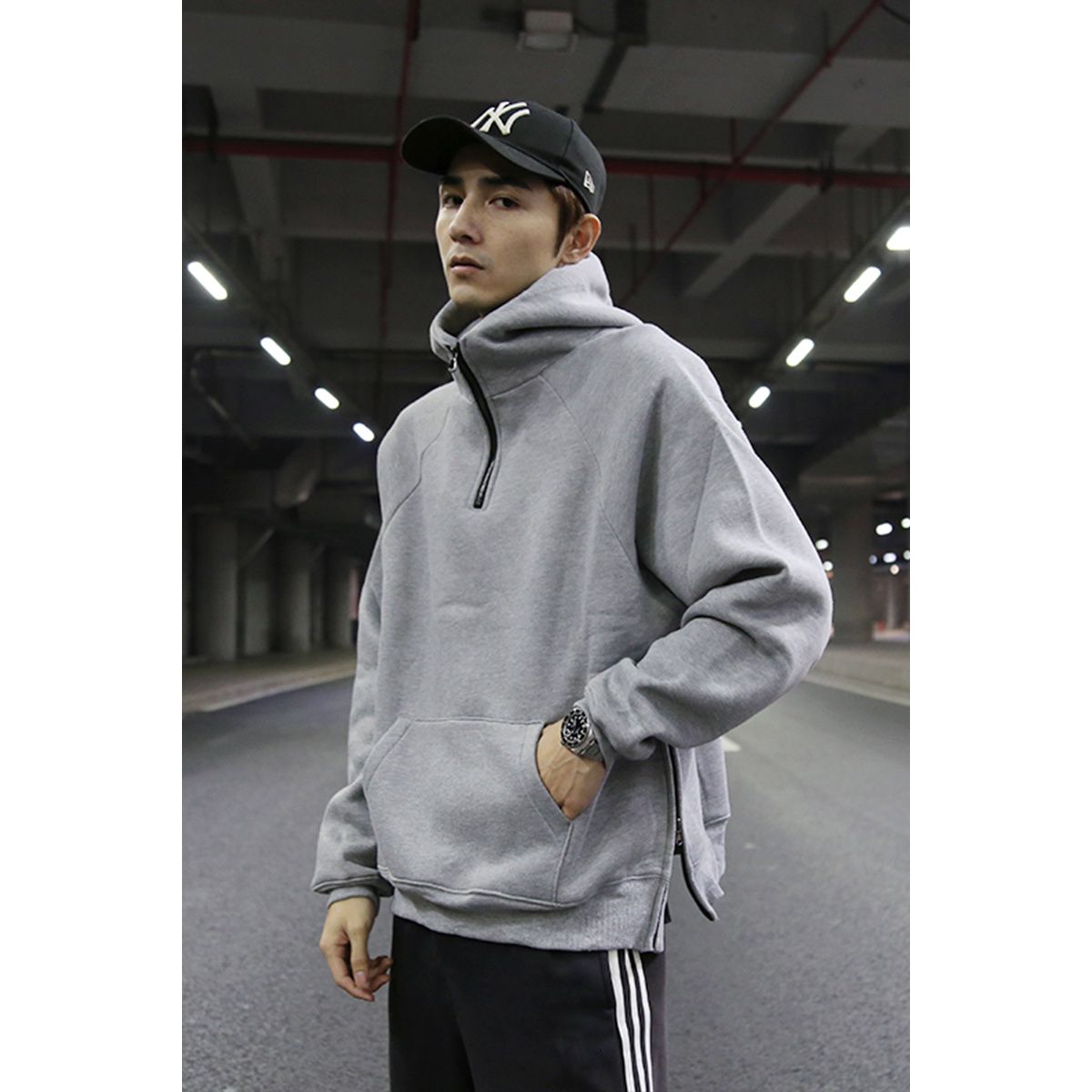 Oversized Half-Zip Pullover – Minimalist Streetwear Essential